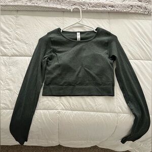 Lululemon Eb to Street long sleeve. Size 6, color in smoked spruce.